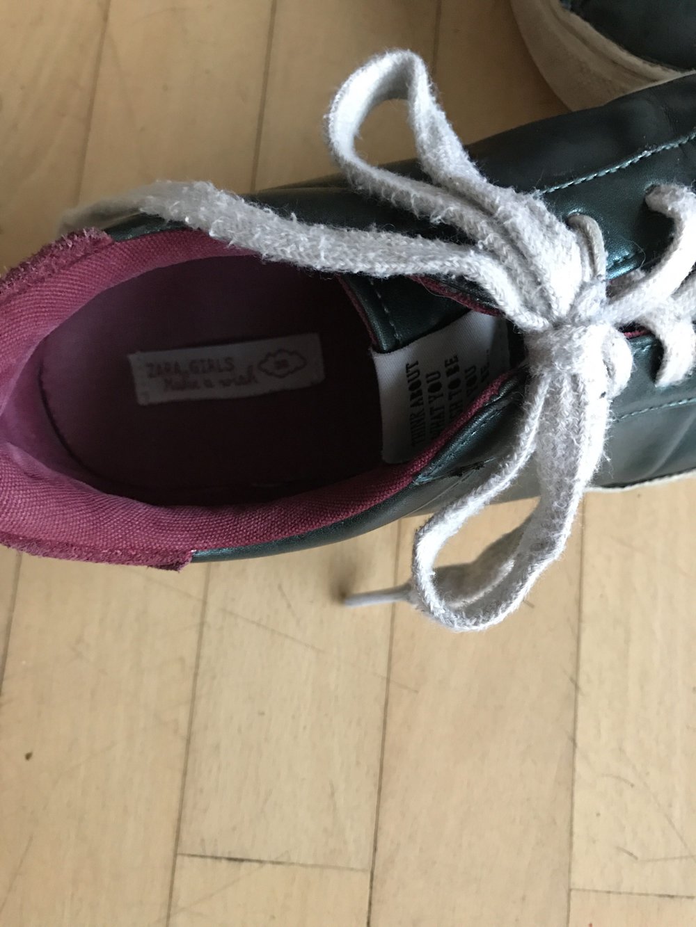 Zara Sneakers grün-metallic