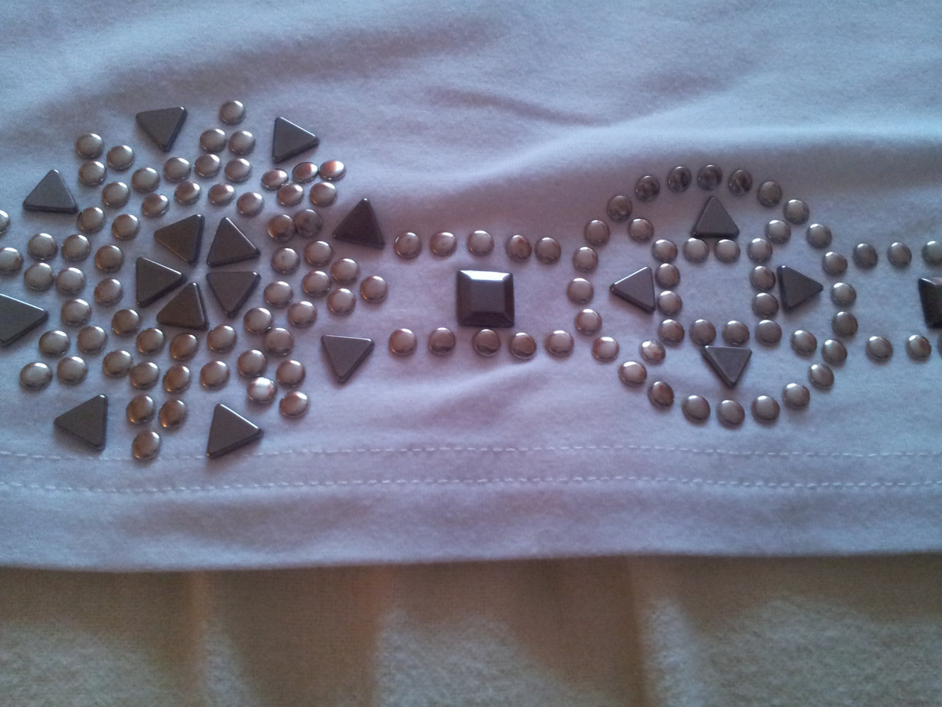 Top weiß Druck silber Nieten Perlen 