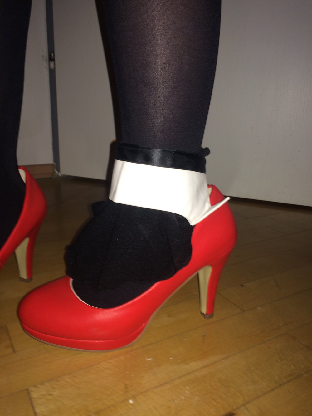 Gaiters schwarz hemd kragen