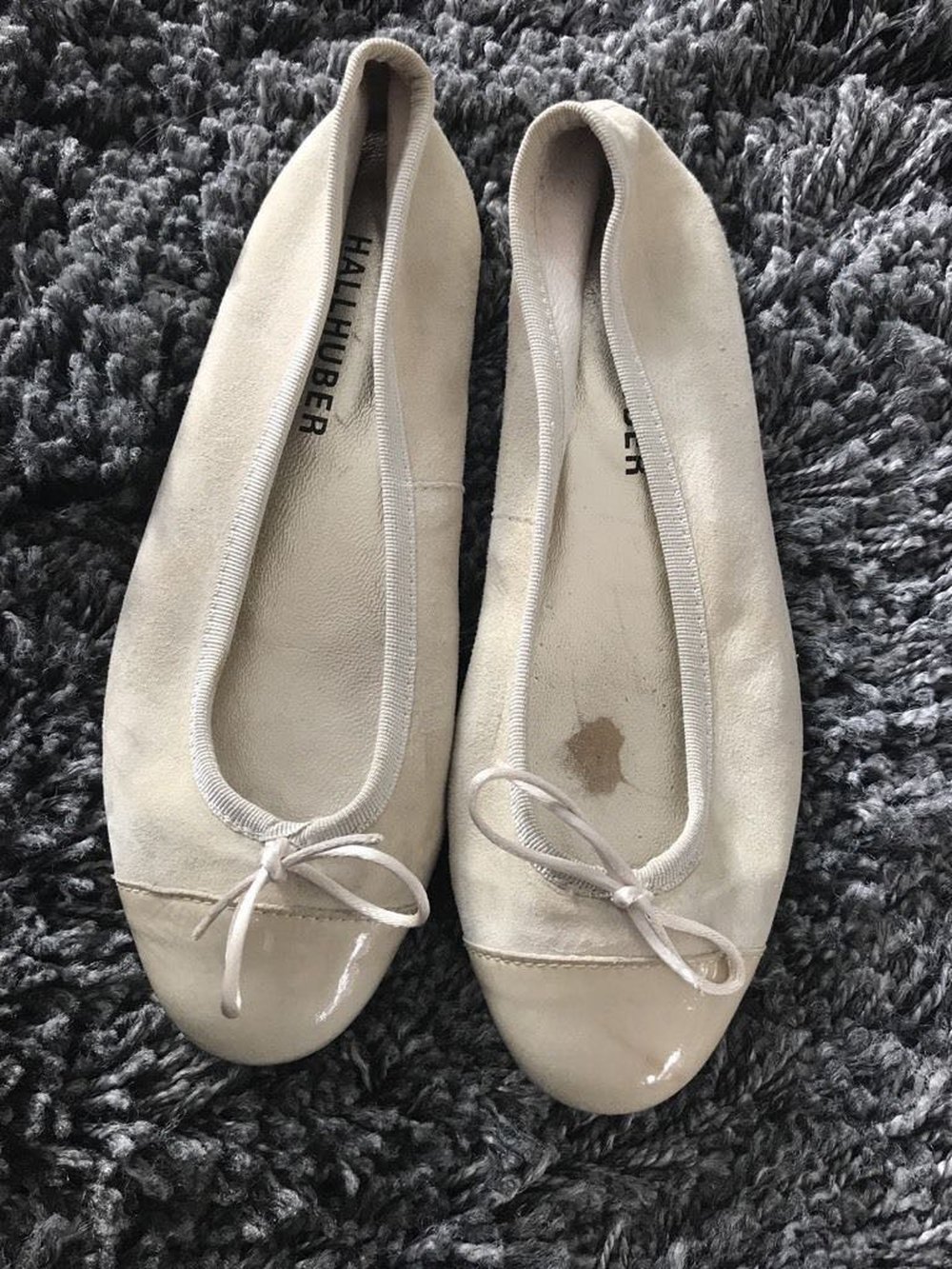 Hallhuber Wildleder Ballerinas mit schleife und Lack spitze