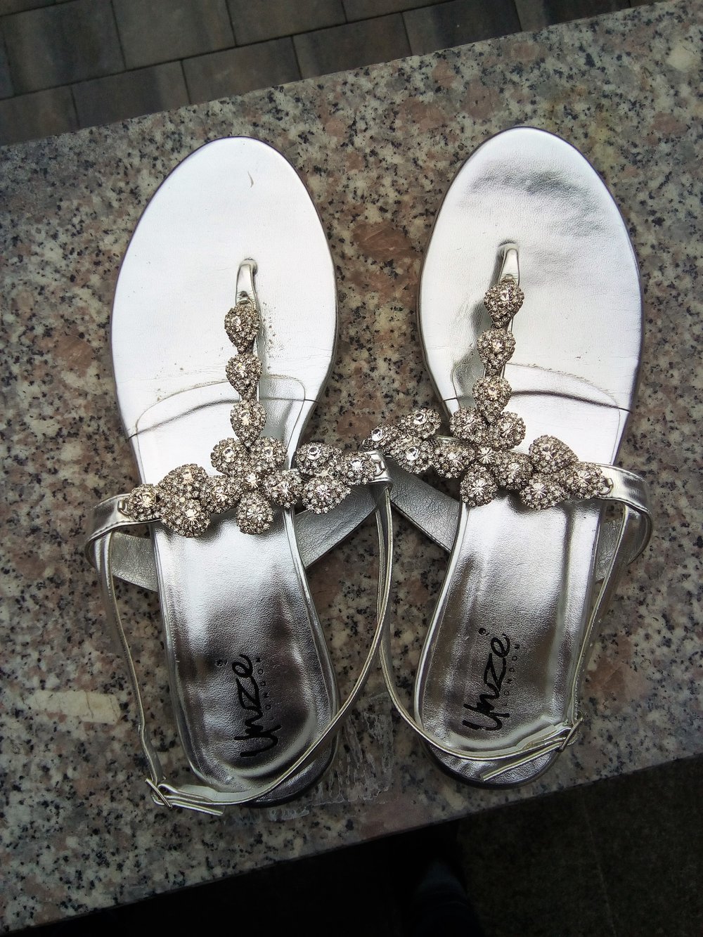 Silberne Sandalen