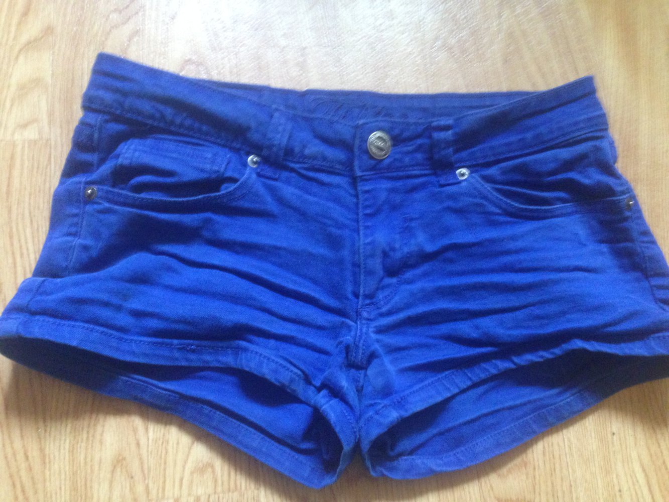 blaue Shorts, kurze Hose