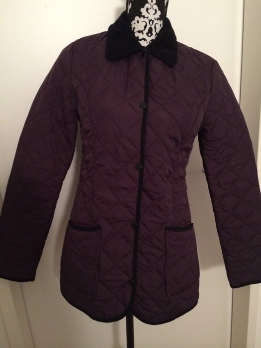 Steppjacke Steppmantel Übergang lila violett purpur Gehschlitz