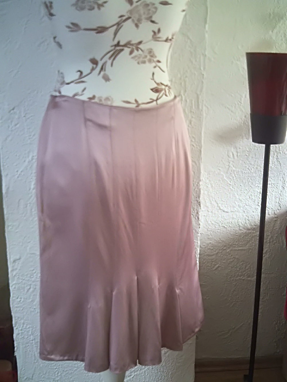 Pudernude Satinrock Romance von Zara 40/42