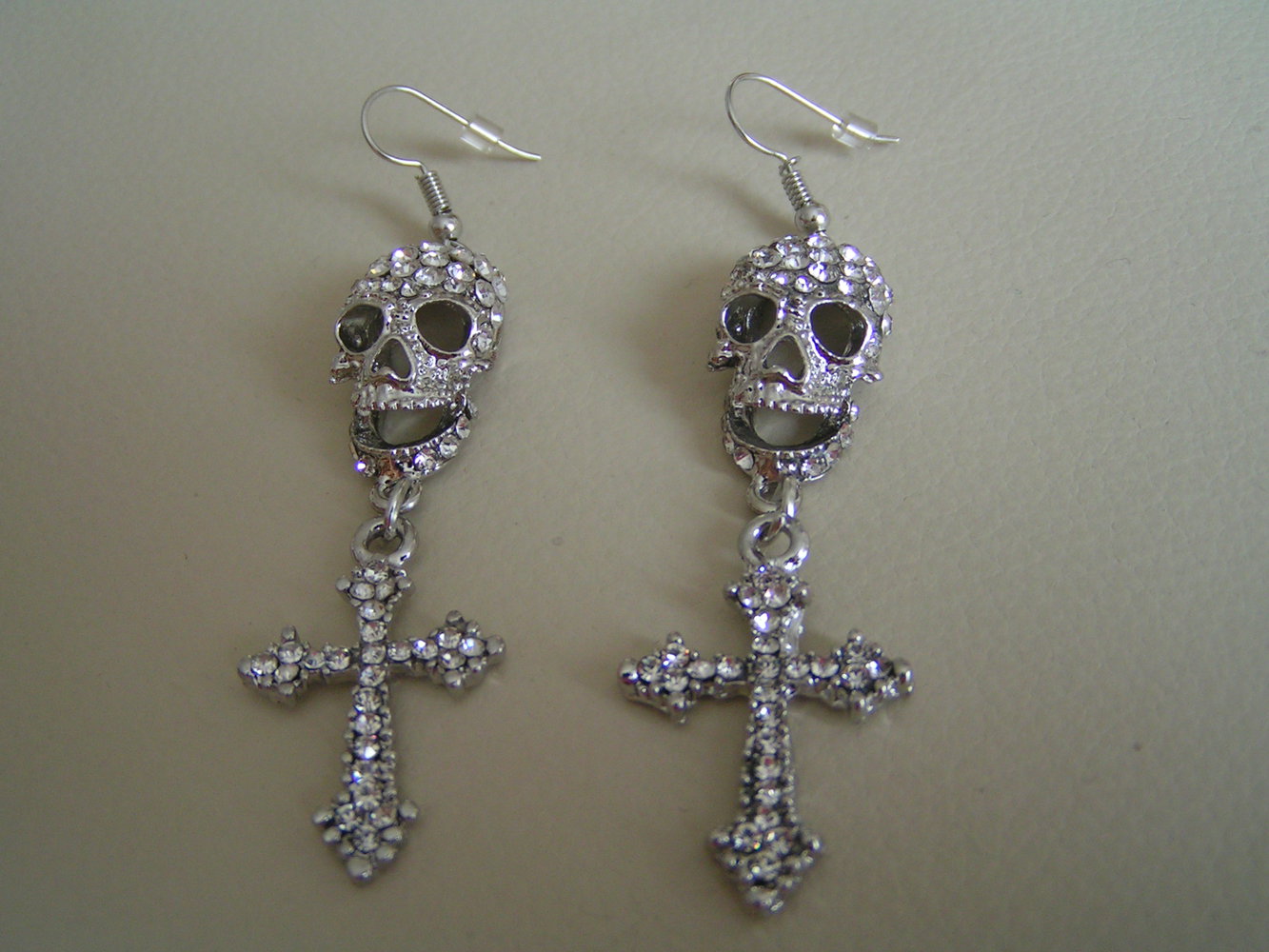Totenkopf Skull Kreuz Ohrringe Ohrhänger  Neu