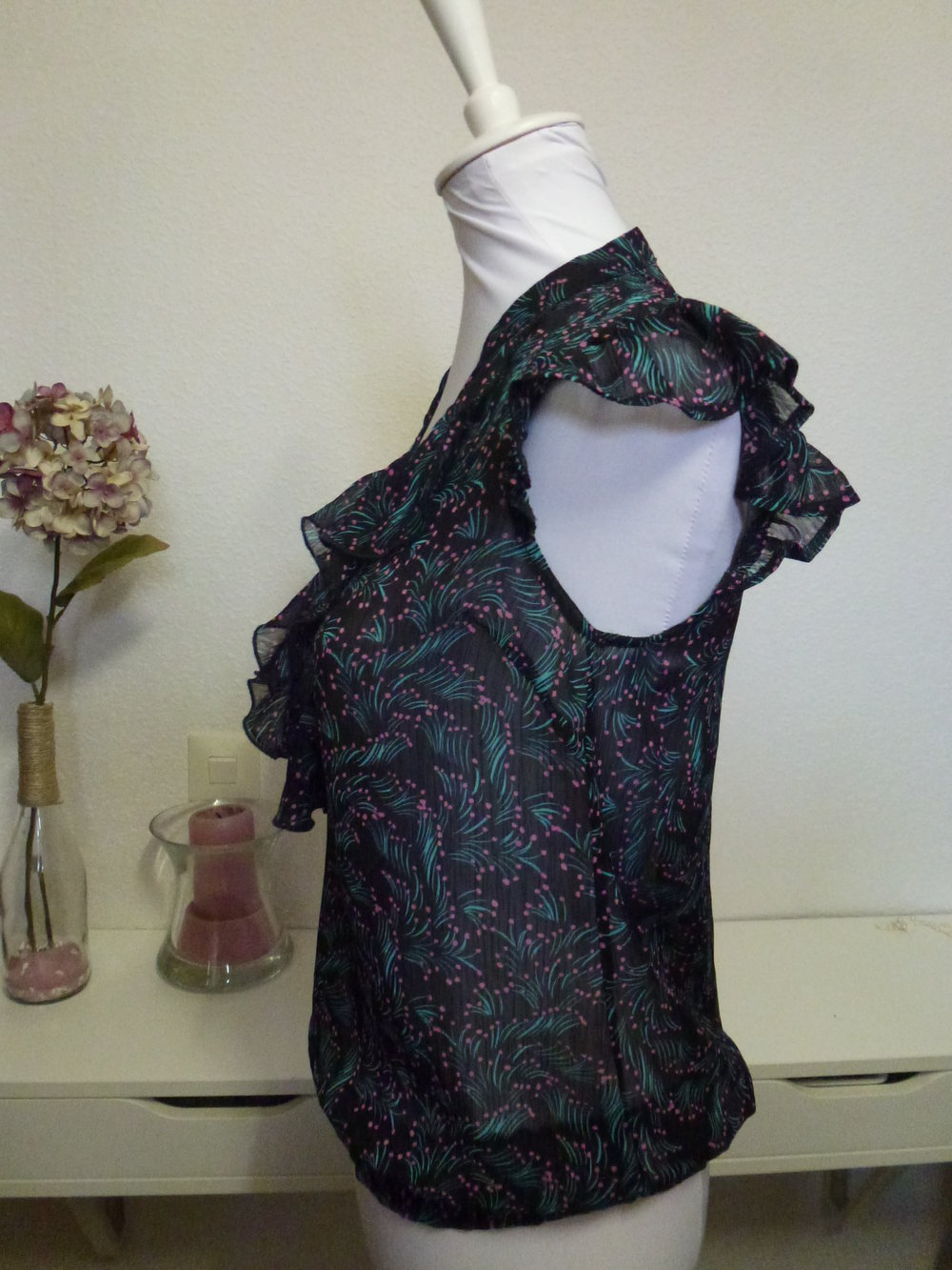 Schöne elegante Kurzarmbluse in Gr. 34