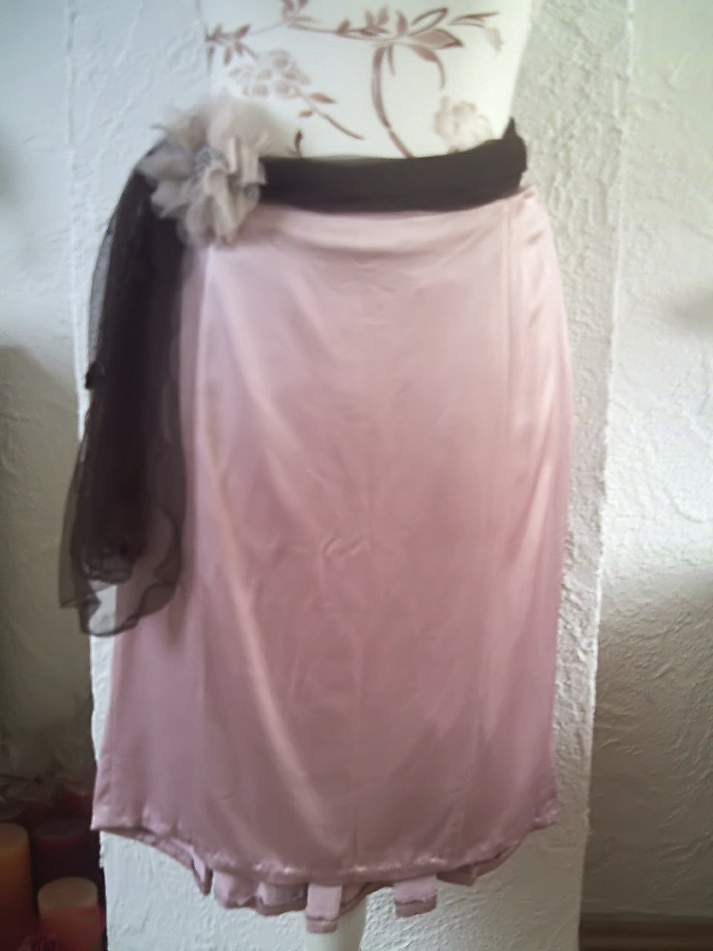 Pudernude Satinrock Romance von Zara 40/42