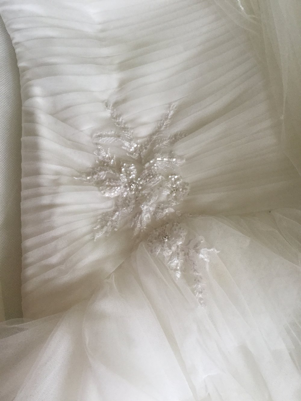 Mein Traumhochzeitskleid von Lilly Brautmutter den in Größe 36 und in der Farbe Ivory.Plus Schuhe und Schleier