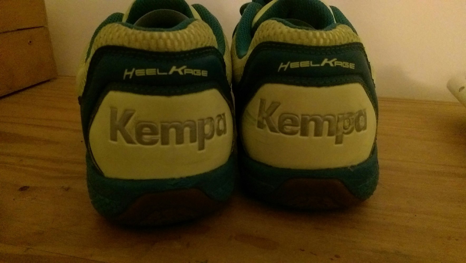 Handball/Hallenturnschuhe von der Marke Kempa