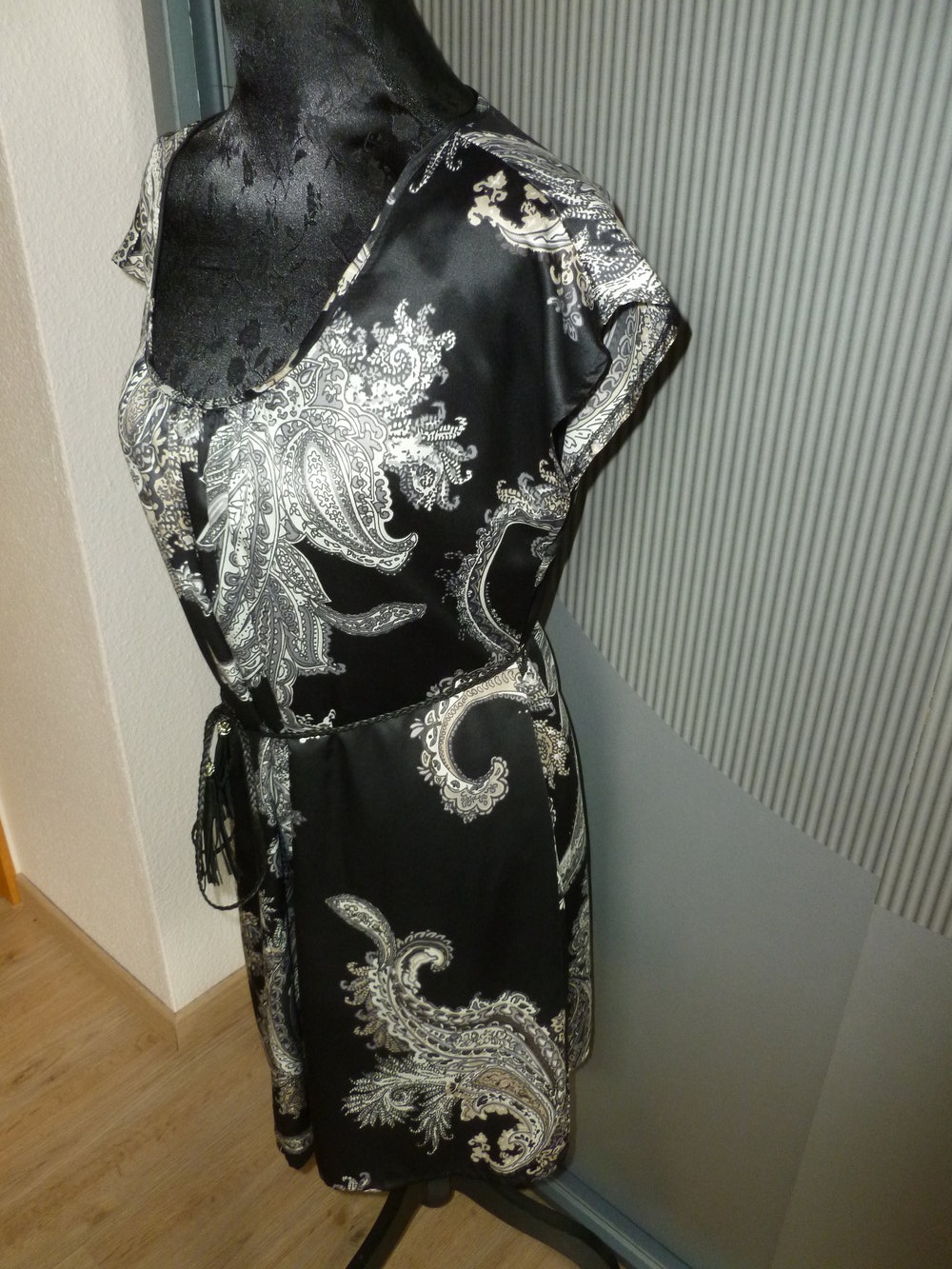 Kleid schwarz grau Punt Roma