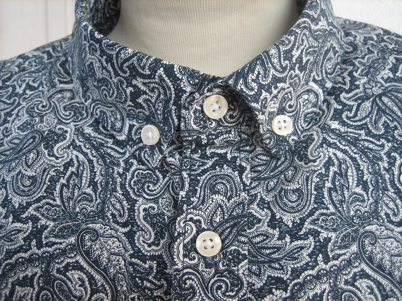 Topmodisches Hemd G. 39/40, starkes Paisley-Muster blau/weiß, NEU