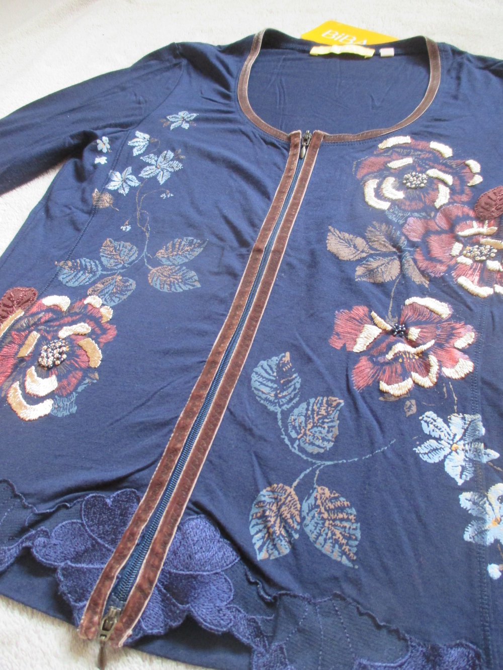 NEU * Blumen * Blüten * Flower * Glitzer Perlen Stickerei * Spitzen * Samt * Longsleeve T- Shirt * Jäckchen * Cardigan 