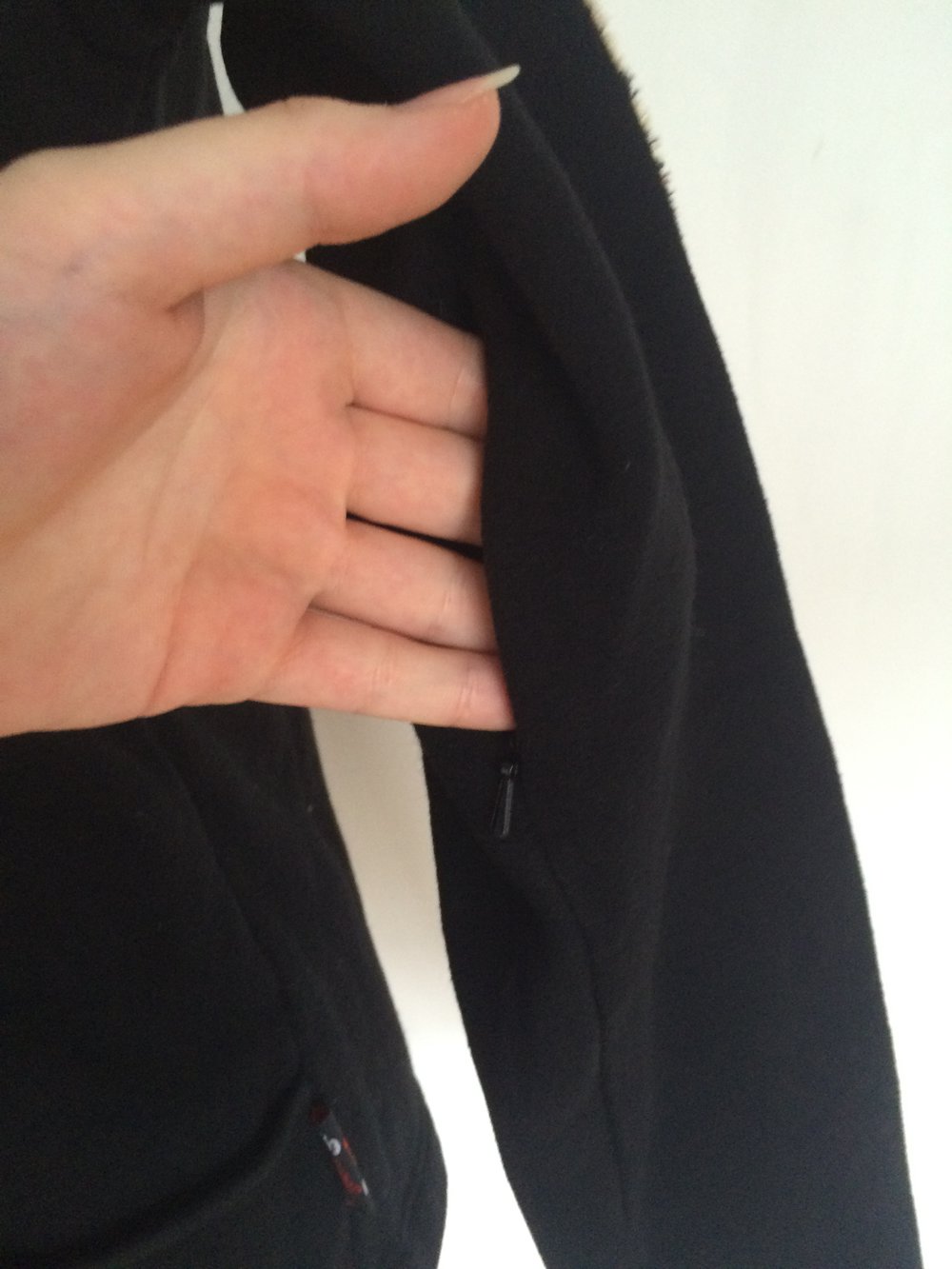 süßer Zipper mit Katzenohren und Fell leo