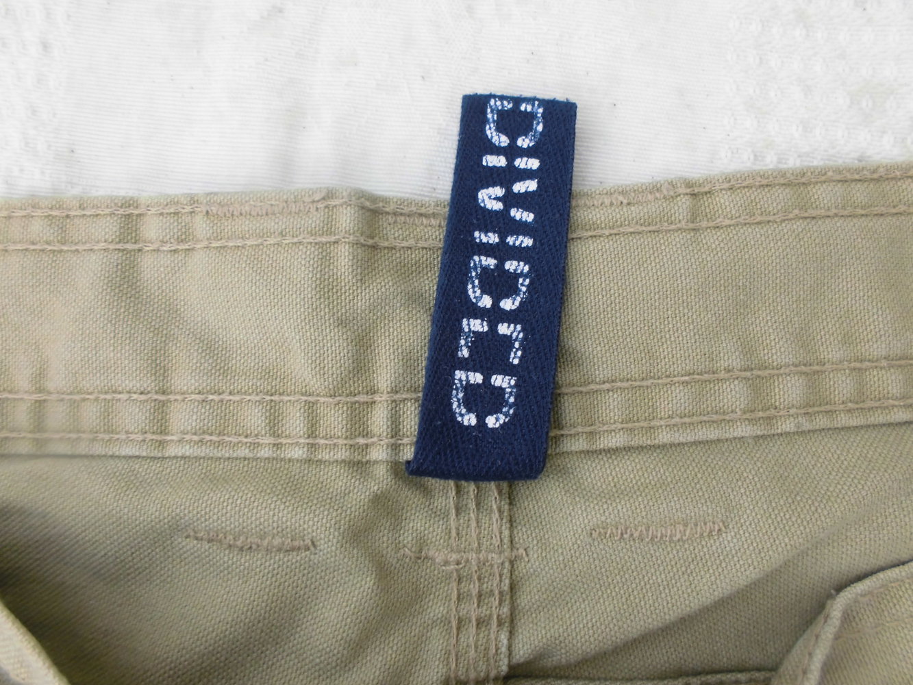 Tolle Divided Jeans beige-khaki Ton !