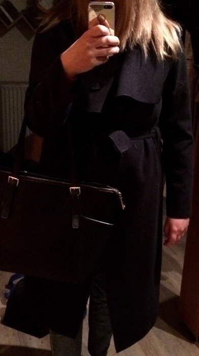  Langer Trenchcoat / Wasserfall  