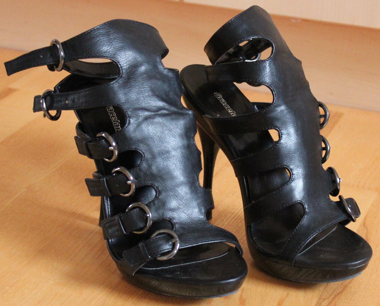 schwarze Riemchensandalen mit Stilettoabsatz, Graceland, Größe 36