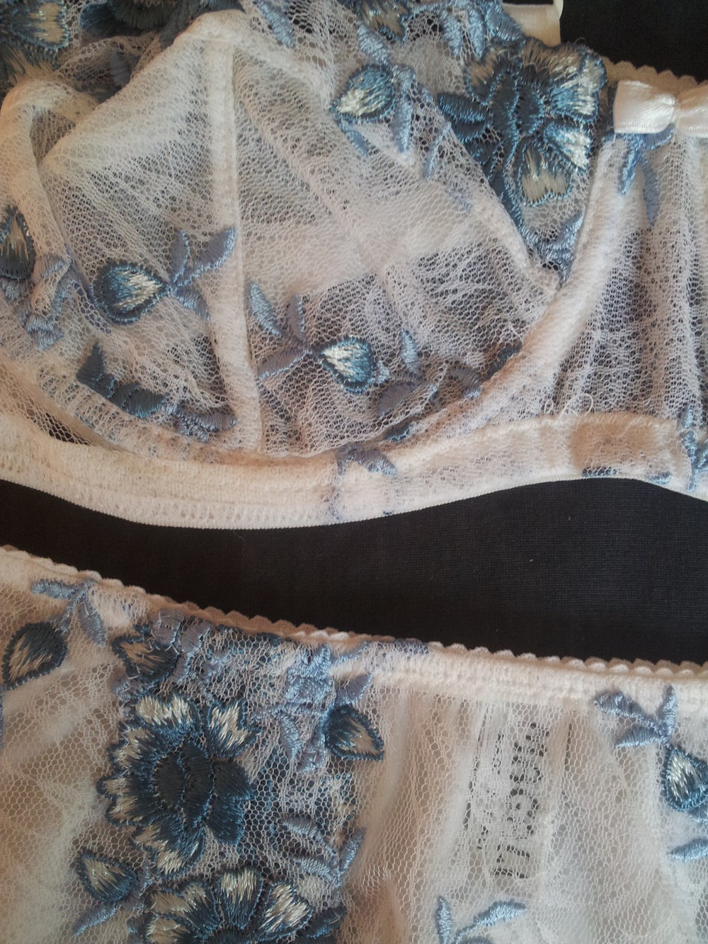 Magali, blau weiß durchsichtiig, slip 42 BH 80B