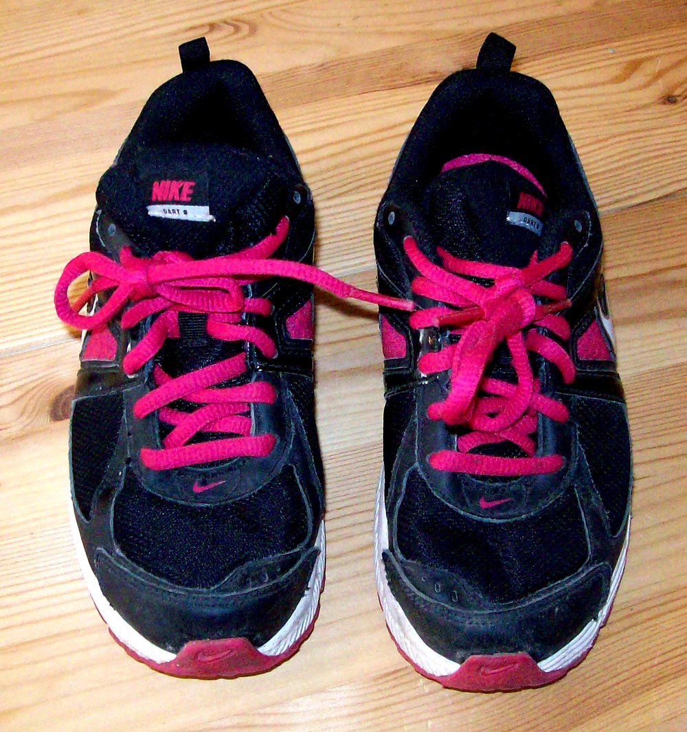 Nike dart- tolle Sportschuhe gr.33