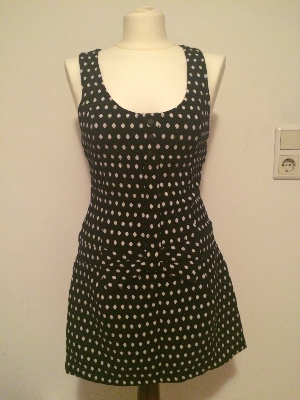 gepunktetes Kleid Punkte schwarz weiß Größe S Schleife