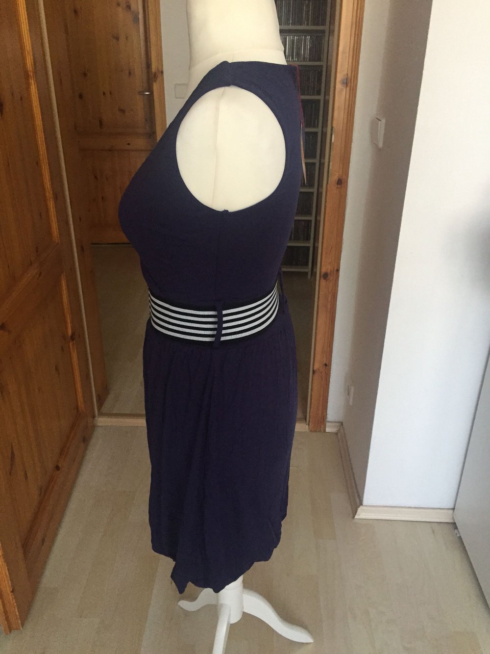 Royal-blaues Kleid von Buffalo Gr.40