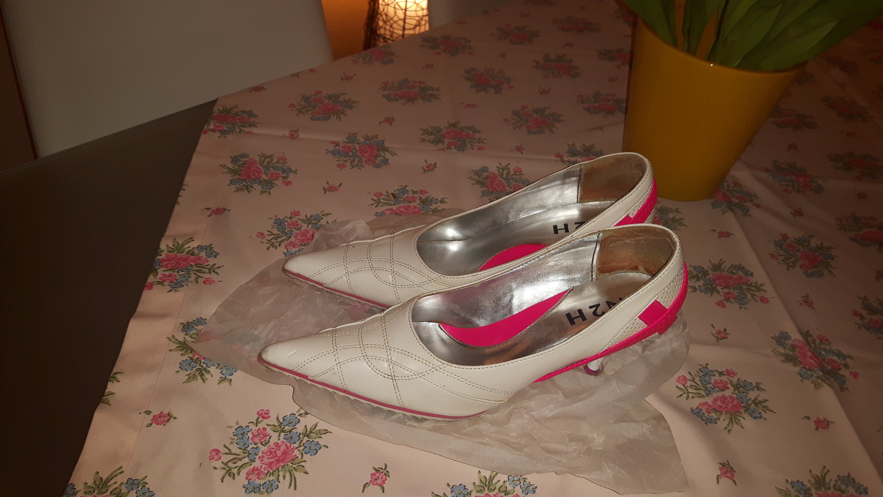 wunderschöne weiße Pumps, spitze Form, sehr bequem 