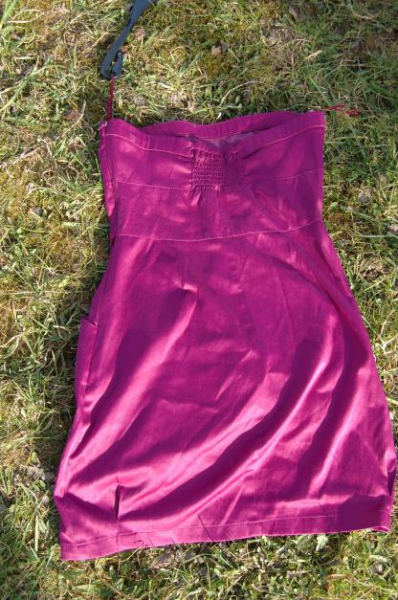 lila kurzes Kleid mit Taschen