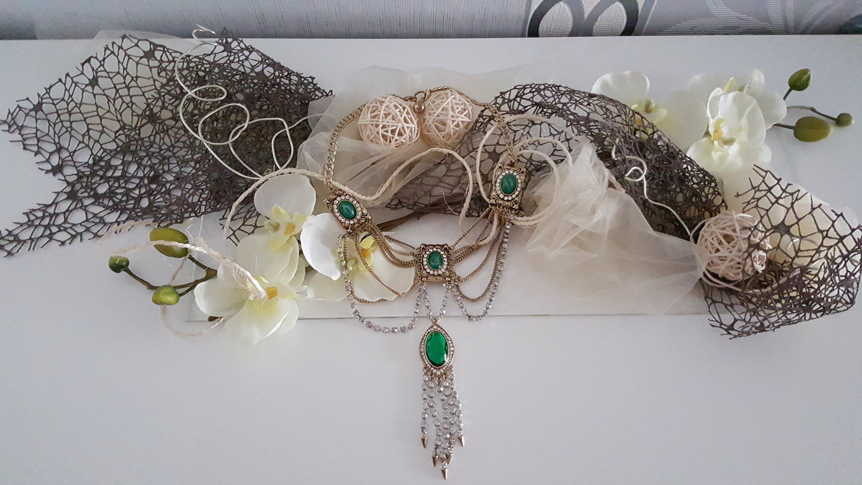 Edle elegante Kette Grün Strass Steine Statementkette