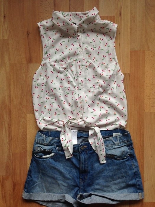 H&M Divided Bluse Kirschen 38