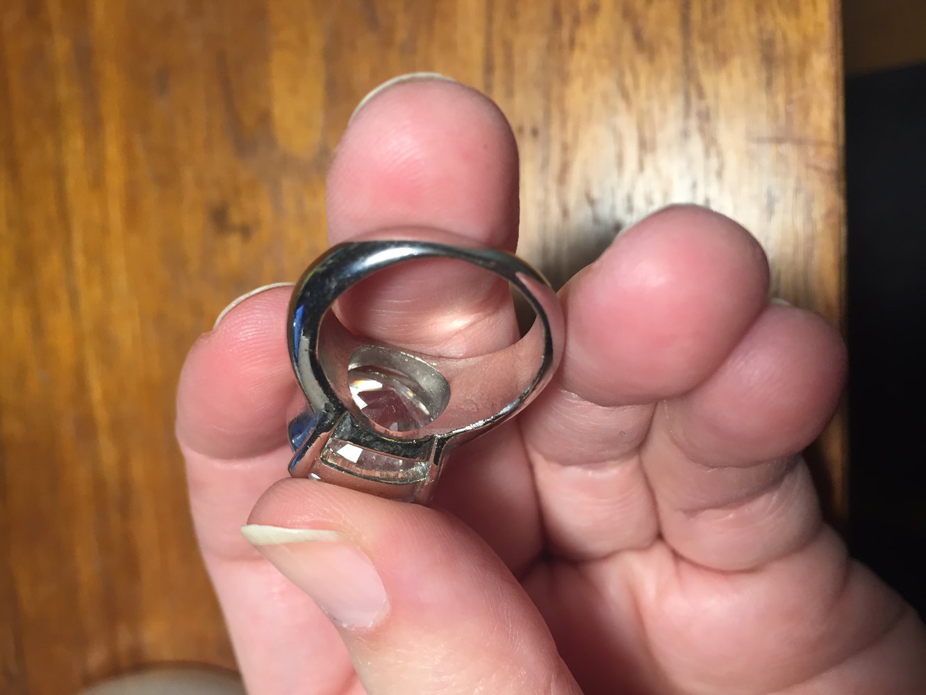 Silberner Ring mit grossem Stein