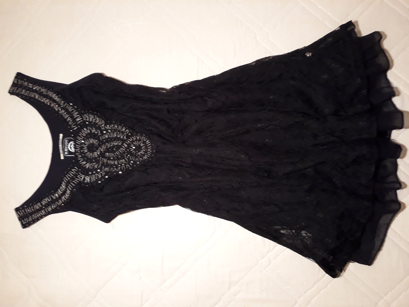 Schickes schwarzes Partykleid aus Spitze von One Green Elephant