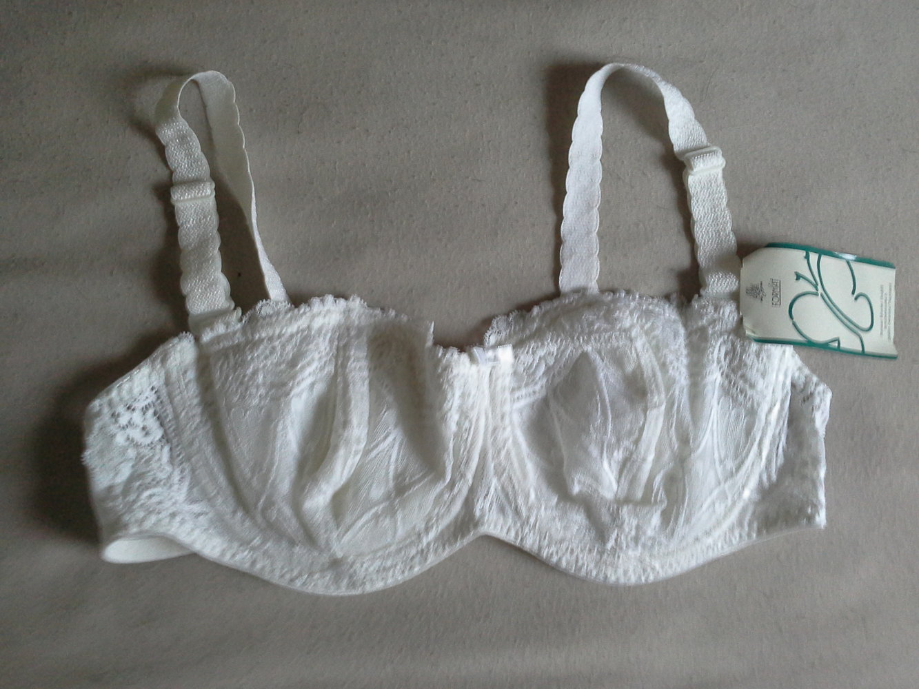 weißer BH mit Spitze von Format 90B, mit abnehmbaren Trägern