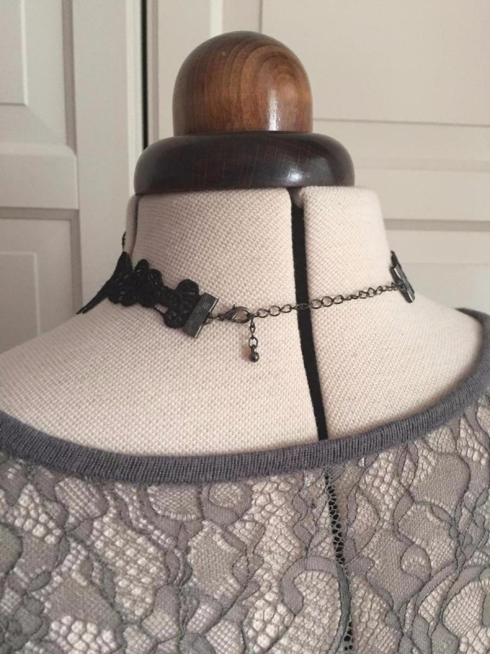 Collier / Choker / Halskette aus Spitze