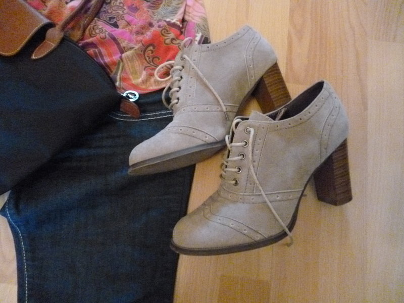 Schnürstiefeletten beige grau 39