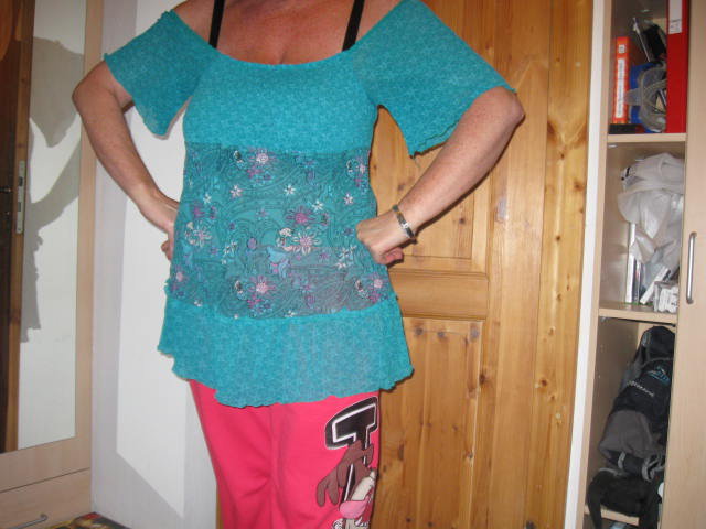 *** Wunderschöne ~ Tunika ~ Bluse ~ Rüschen ***