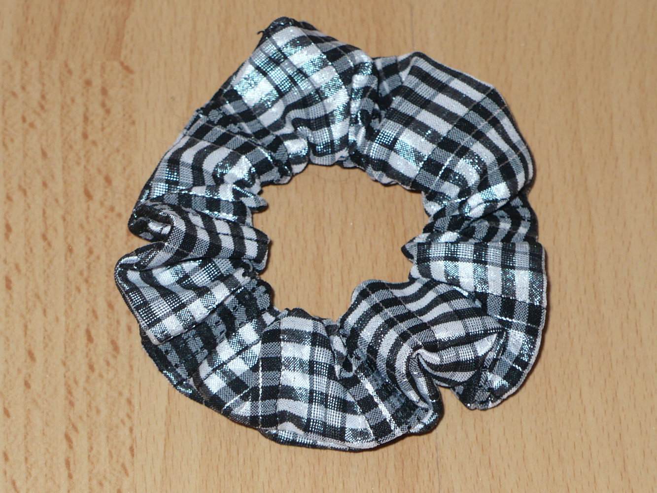 Haarband / Haargummi schwarz weiß kariert