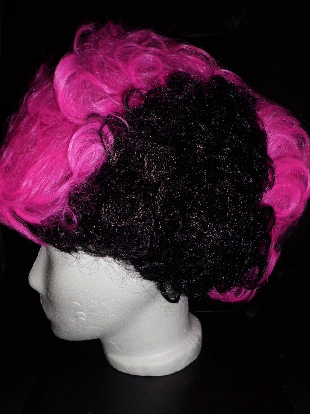 Lustige rosa Karnevalsperücke