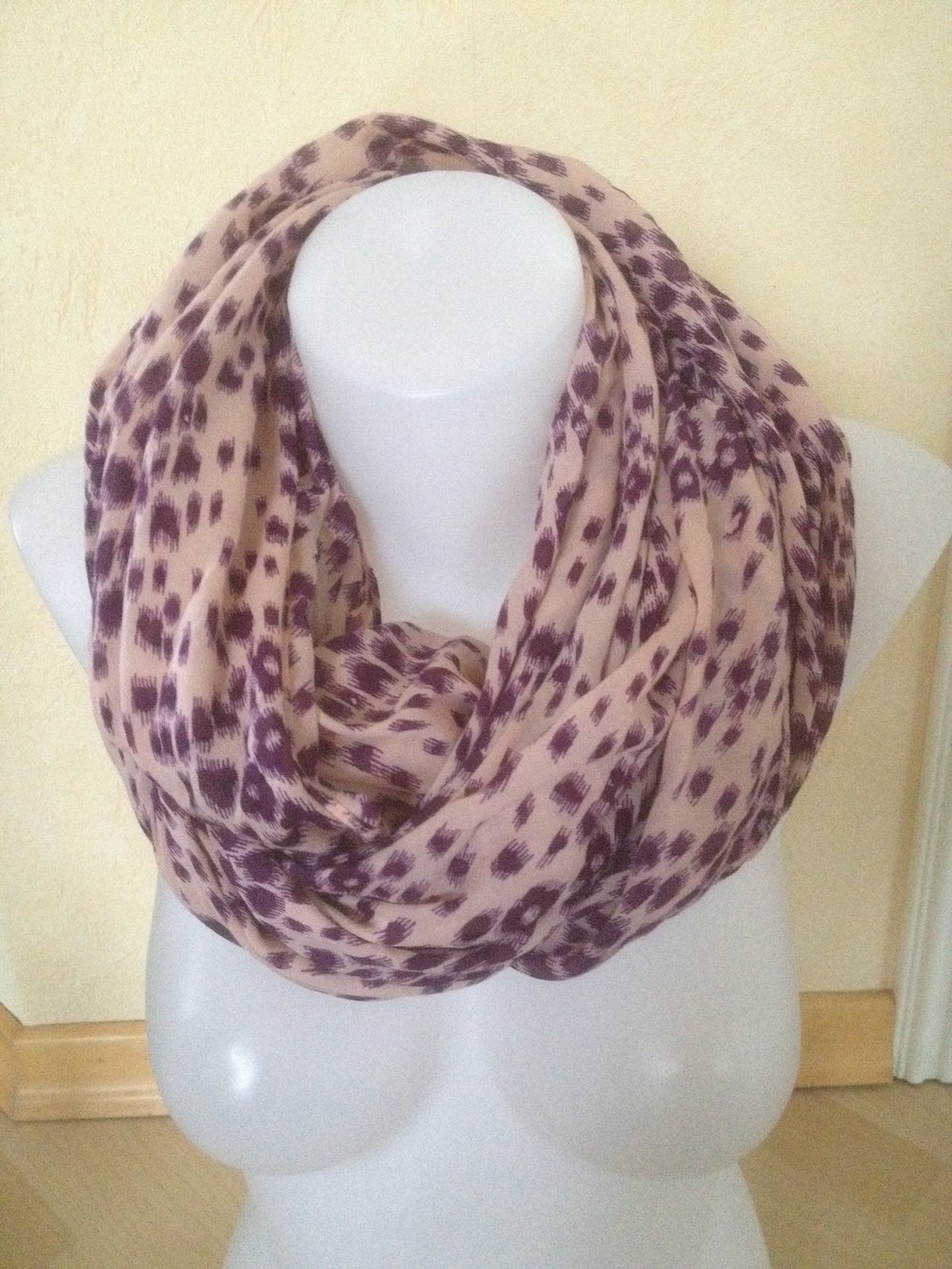 Pieces By Vero Moda Loop Schlauchschal Rundschal lila Creme