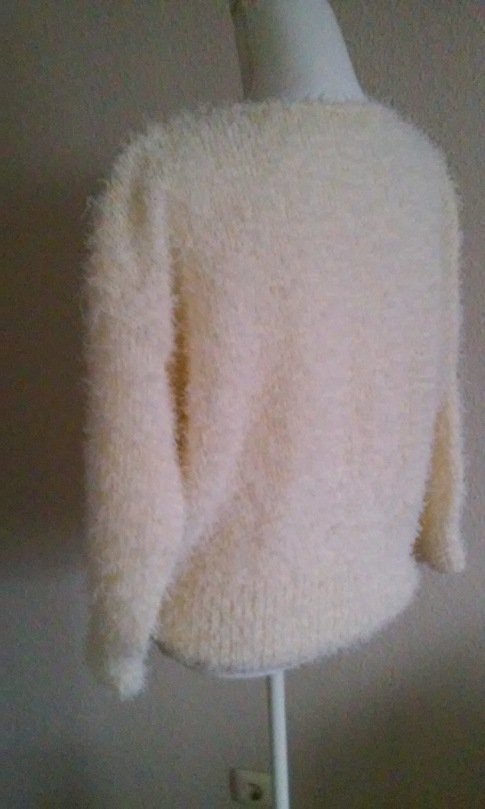 Handarbeit Pullover Pulli Strickpullover handgestrickt Gr.38 in vanille  neu!