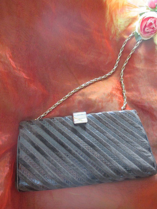 Original VINTAGE * Kroko * Velours- Leder * Clutch * Tasche mit Goldkette * schoko- dunkel- braun *