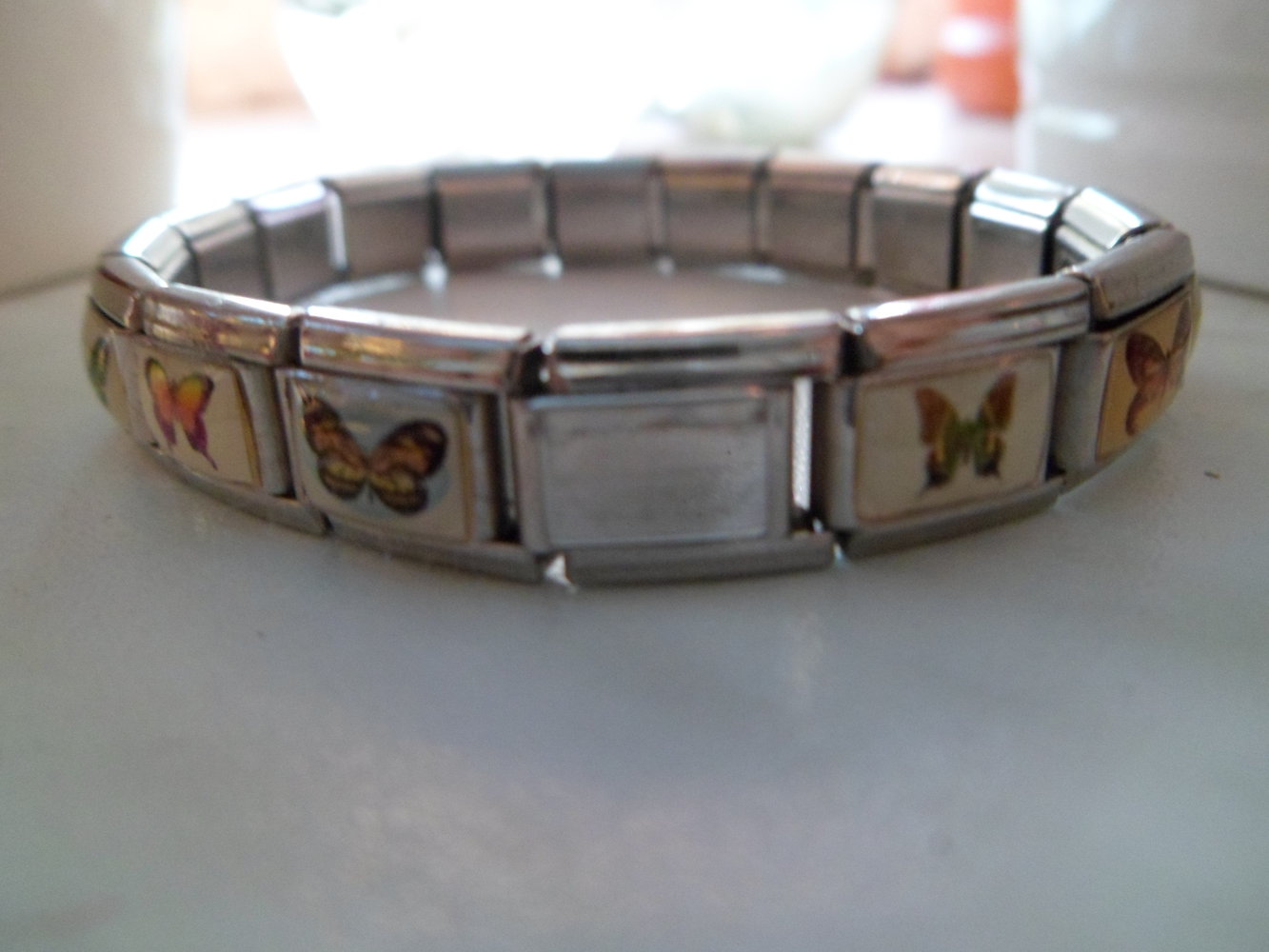 Süßes Armband mit Schmetterlingen