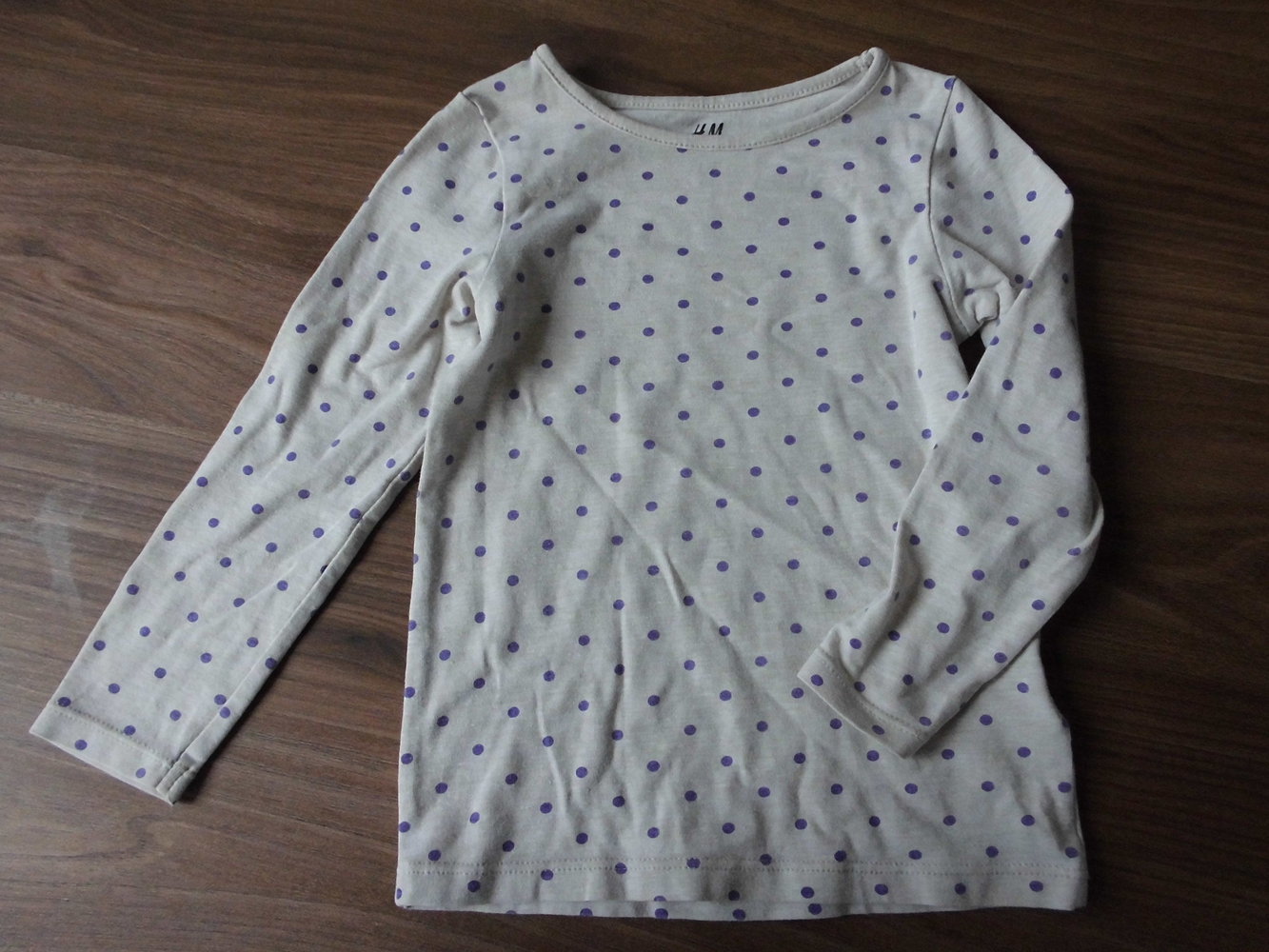 Langarmshirt mit lila Punkten Gr. 92