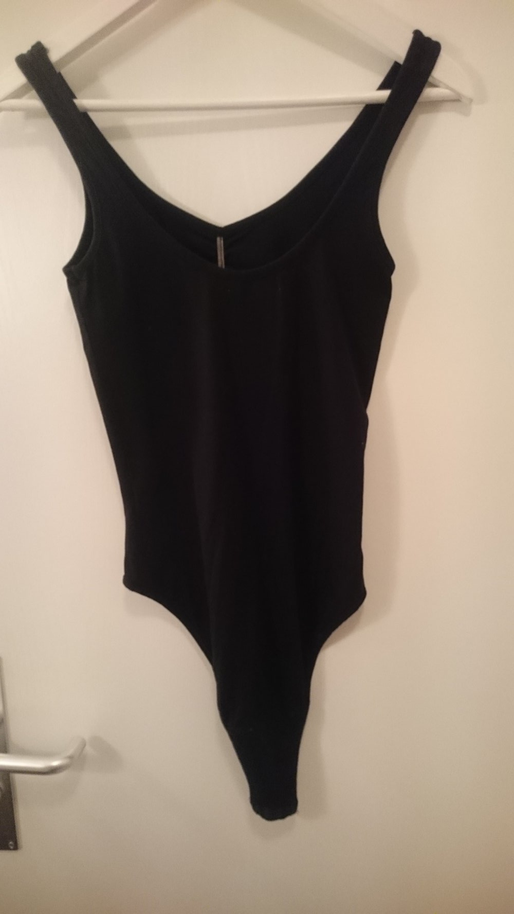 Schlichter, schwarzer Body