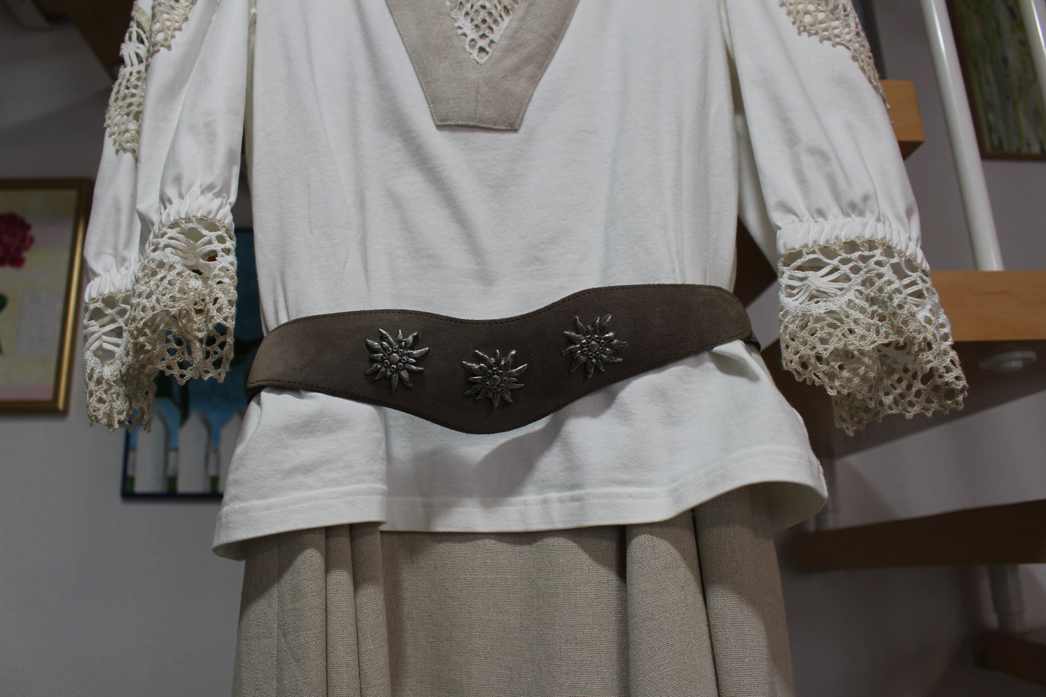 351. Landhaus-Set aus Rock, Oberteil und Gürtel von C&A, Gr. 40