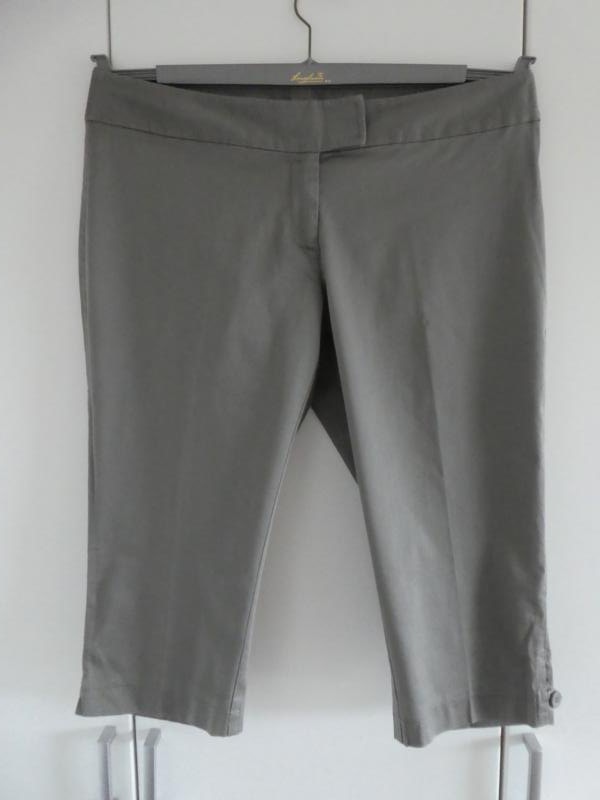 NEU – H&M - Damen 3/4-Hose, oliv-grau