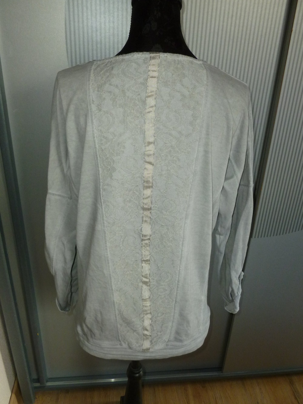 Pullover grau Spitze Andrea Vincenti