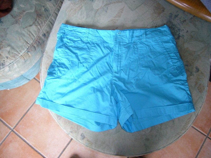 neue Shorts Gr.40 Yessica mit Etikett