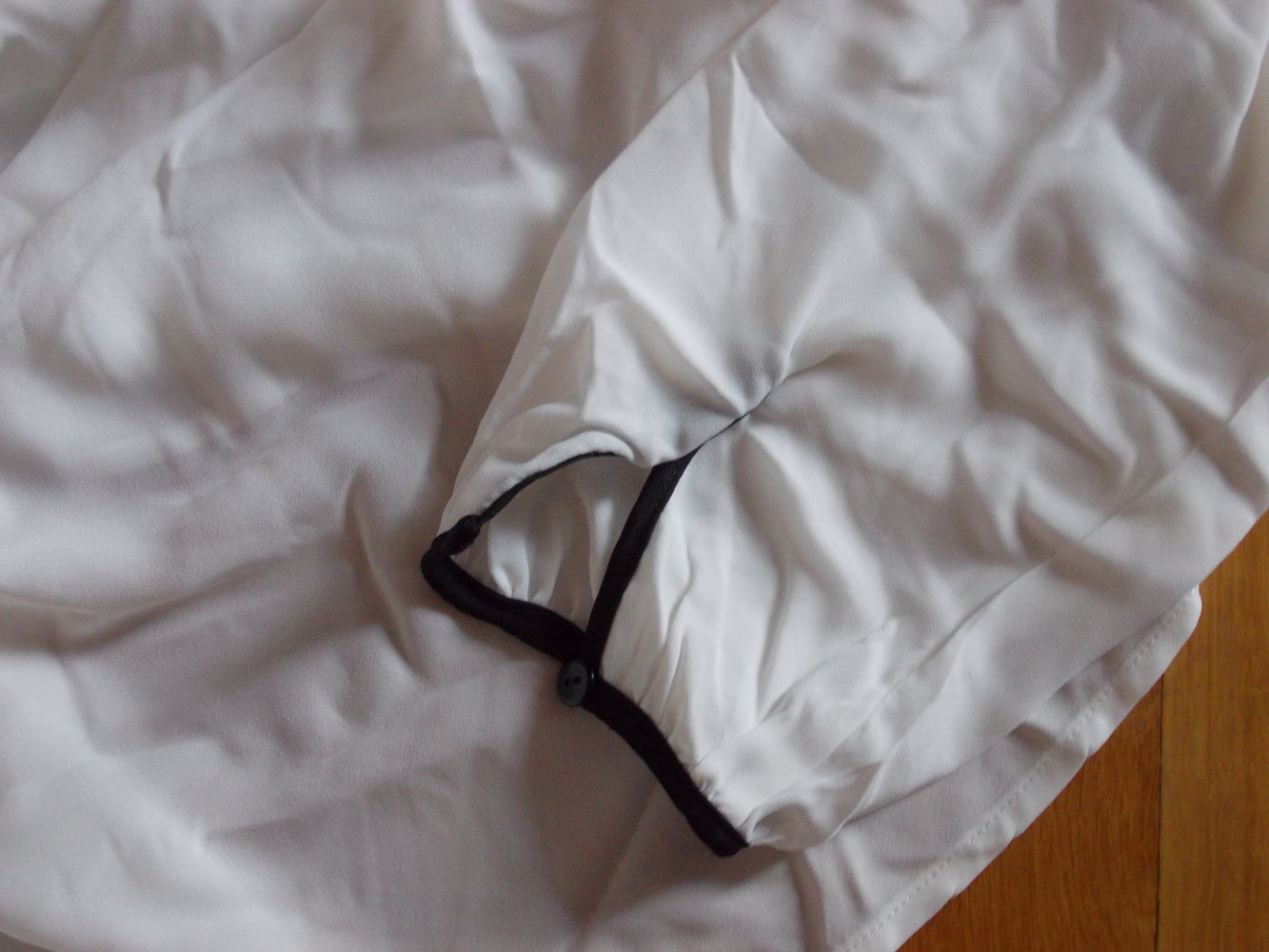 NEU Langarm Bluse Gr.S 36 38 weiß schwarze Spitze 