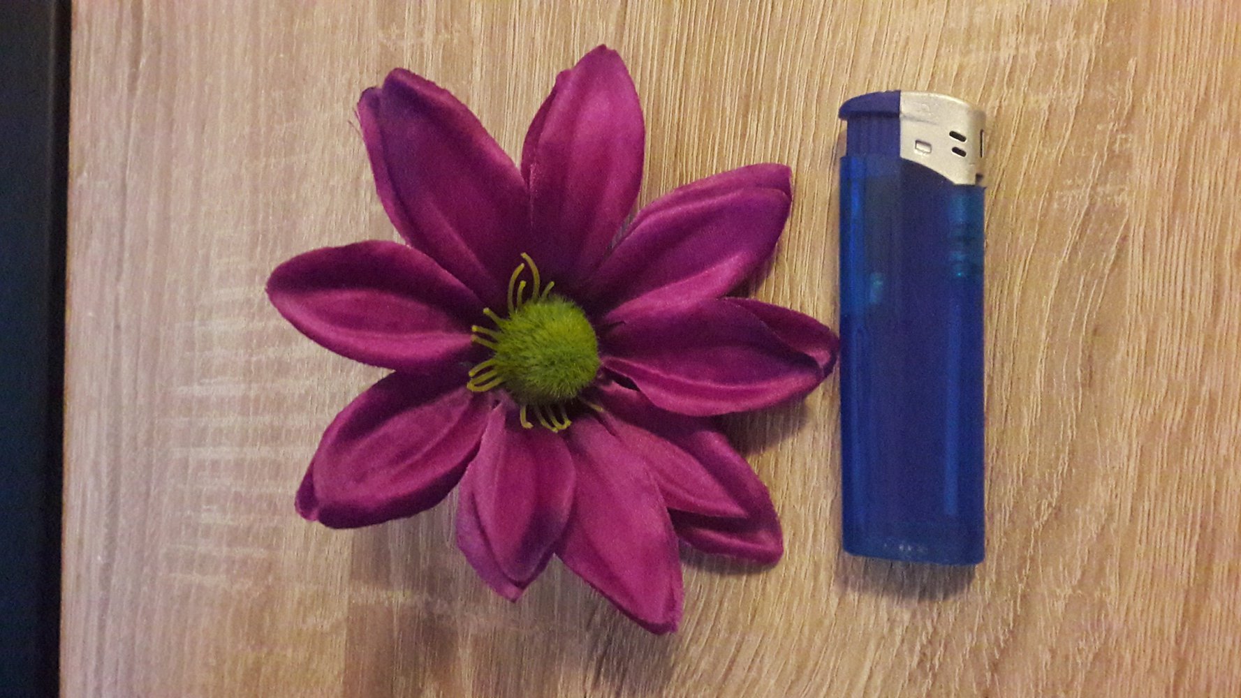 Lila Blüte Haarclip