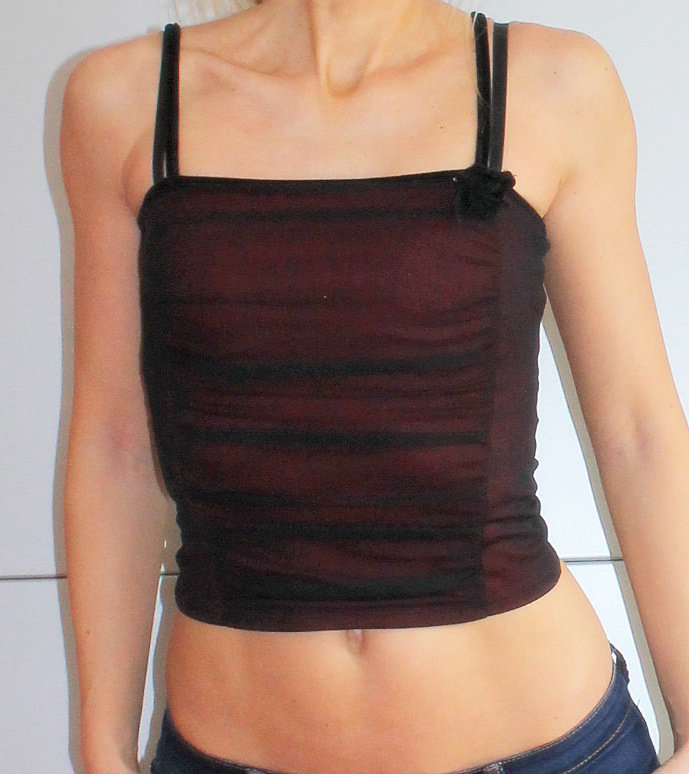 tolles Spaghettiträger Oberteil / Partyoberteil / Corsage in schwarz rot schimmernt