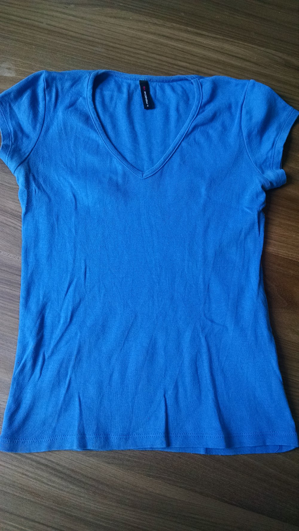 T-Shirt in schönem Blau